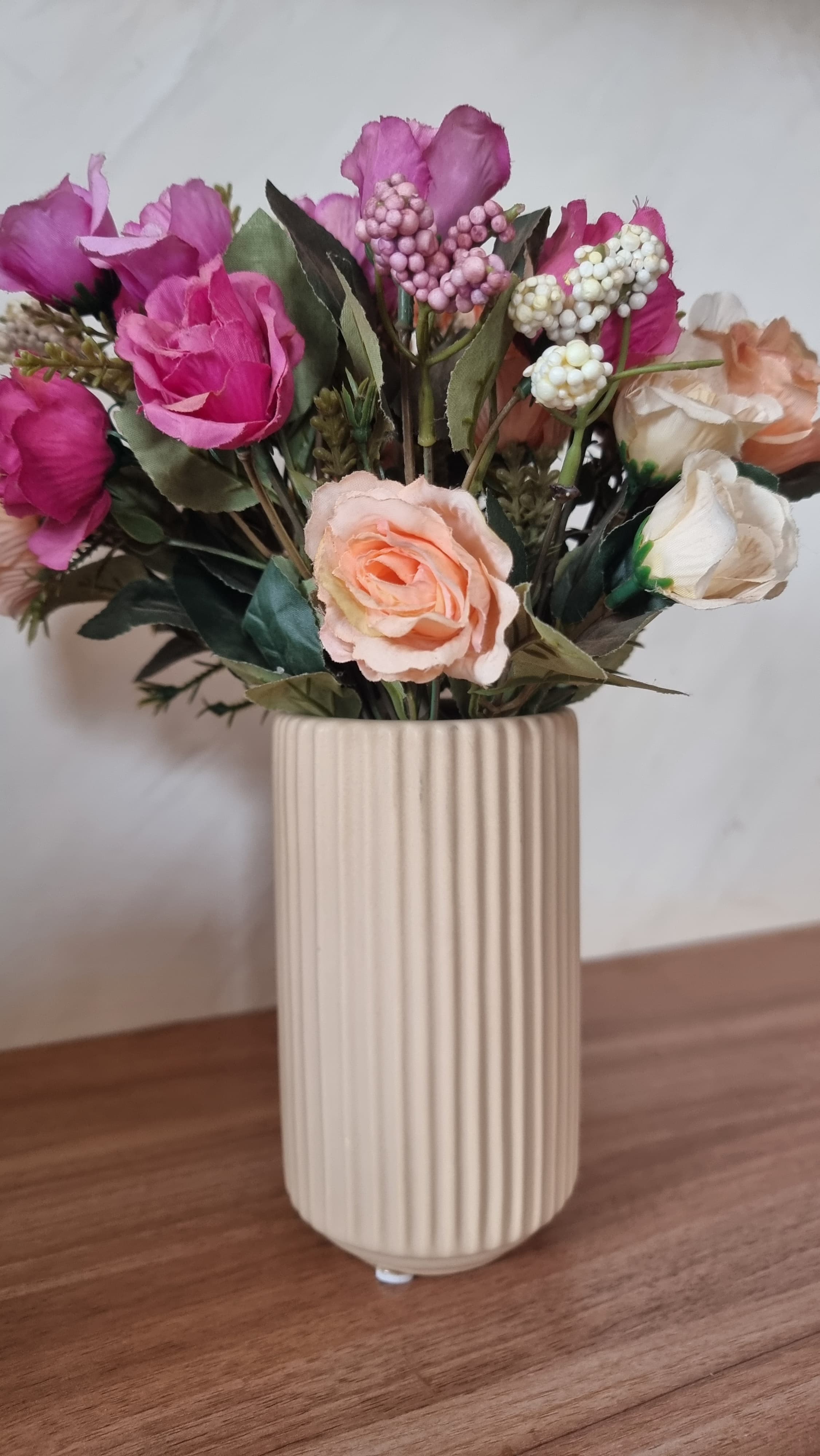 VASE CYLINDRIQUE EN CERAMIQUE BEIGE