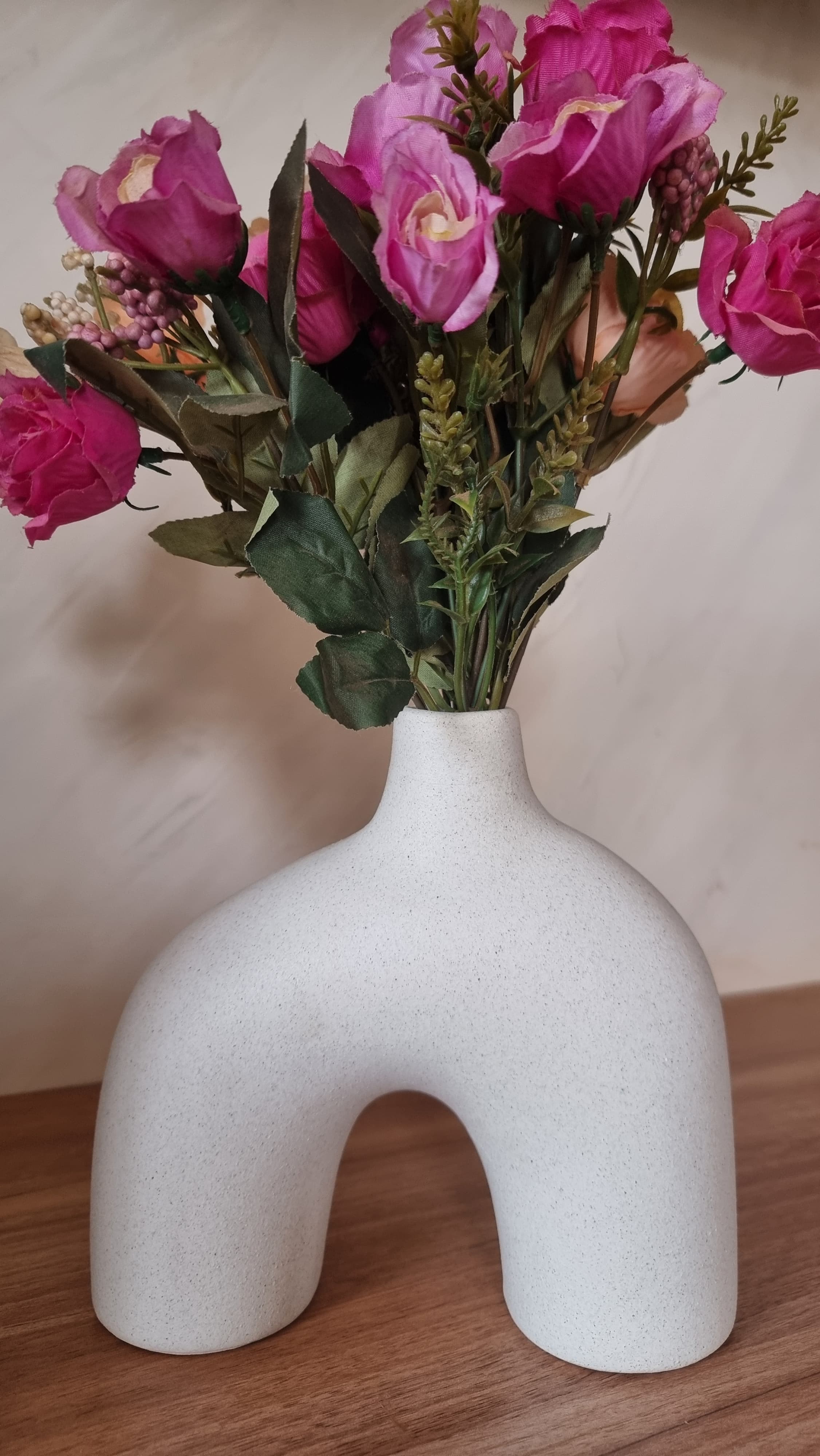 VASE EN CERAMIQUE BLANC